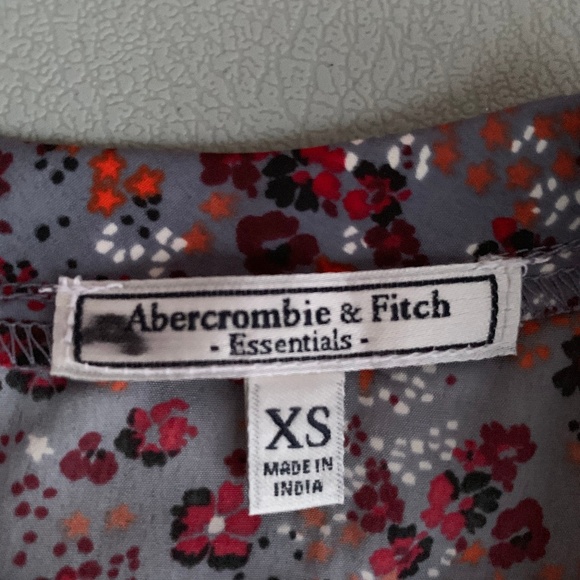 Abercrombie & Fitch Short Sleeve Top - Picture 4 of 5